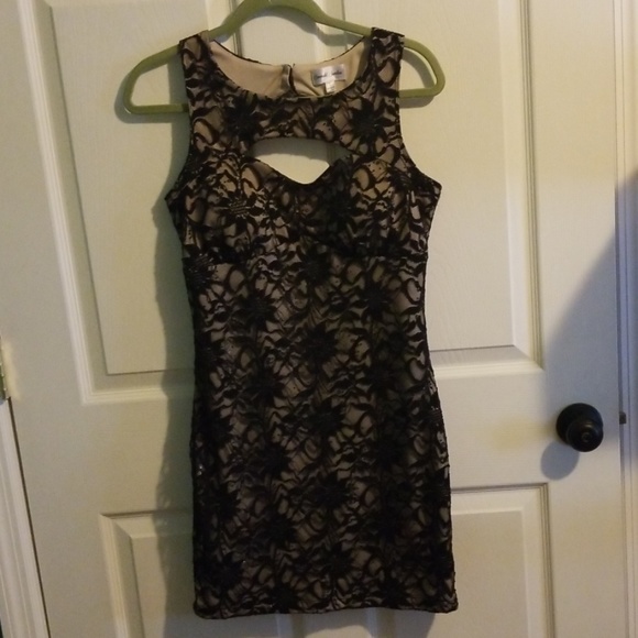 Dress - Picture 1 of 5